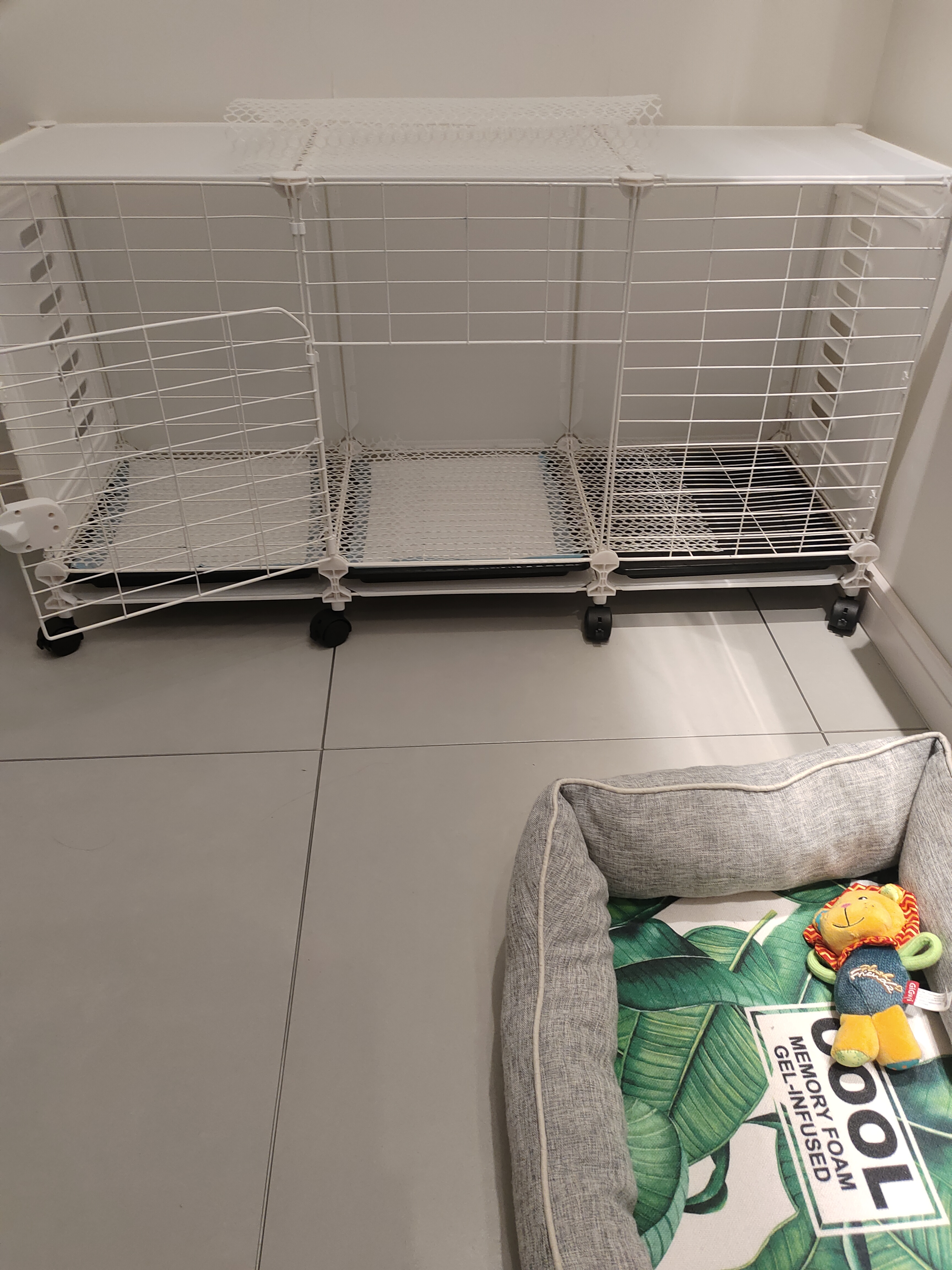 爱咪宠狗笼子小中型犬带厕所冬天家用保暖小型犬狗狗围栏泰迪比熊狗笼 三格带轮【109*37*57】可移动 基础款：脚垫+托盘+加固扣+扎带 实拍图