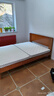 沃尔福 【现货闪发】床 橡胶木实木床简约单人床卧室家具北欧主卧双人床 浅咖色+10cm乳胶床垫 1500mm*2000mm 实拍图