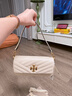 Tory Burch 汤丽柏琦【线上专享】KIRA 小号绗缝翻盖肩背包女包TB 90456 奶油白 122 OS 实拍图