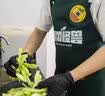 捌依依围裙防水防油餐饮专用定制logo厨房家用烘焙男女通用工作服新款 防水肩带可调节【绿色】 实拍图