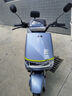 五羊【官方正品】2025款电动摩托车NFC解锁大功率电动车俩轮代步电摩男女时尚电动踏板车 星球灰/速度50M/前碟后鼓/靠背板 60V26A/全新石墨烯电池/木架发货 实拍图