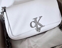 Calvin Klein【七夕礼物】单肩包链条包包字母旋扣翻盖CK女包斜挎马鞍包DH3240 实拍图