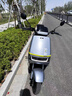 五羊【官方正品】2025款电动摩托车NFC解锁大功率电动车俩轮代步电摩男女时尚电动踏板车 源彩白/速度50M/前碟后鼓/靠背板 72V22A/全新石墨烯电池/木架发货 实拍图