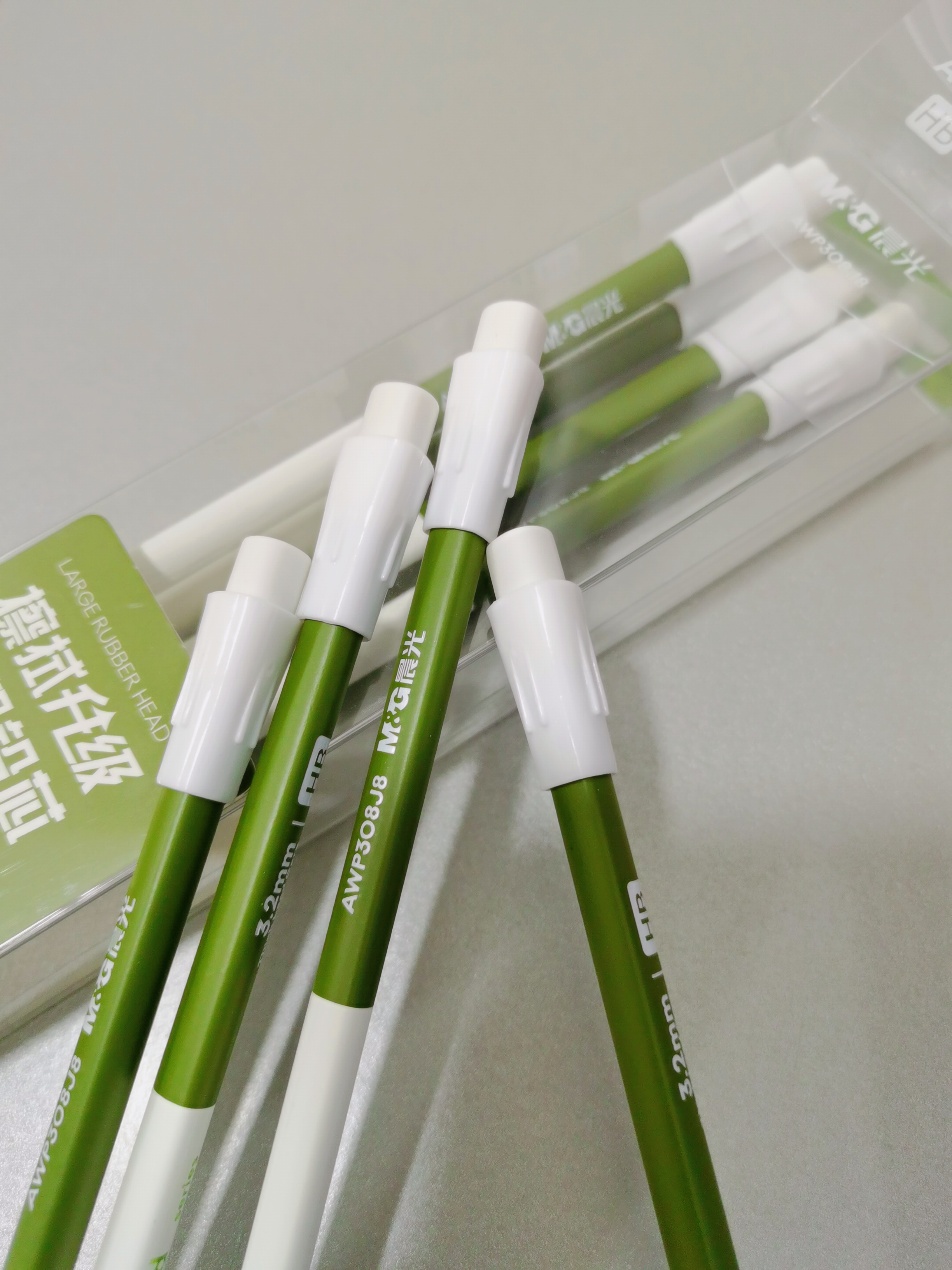 晨光（M&G）文具HB铅笔8支巨能擦大皮头粗芯原木三角铅笔小学生专用 涂卡笔 铅笔考试专用书写美术AWP308J8 实拍图