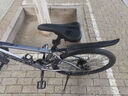 飞鸽（FLYING PIGEON）山地自行车成人男女变速山地车青少年中小学生车越野户外骑行单车 【高碳钢】G8002代-辐条轮-灰色 27.5寸轮组（适合170-190cm） 21速入门版 实拍图