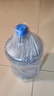 润谦纯净水桶食品级矿泉水桶瓶QS家用塑料饮水机桶装螺纹盖手提打水桶 精品：11.3L【小圆口】 实拍图