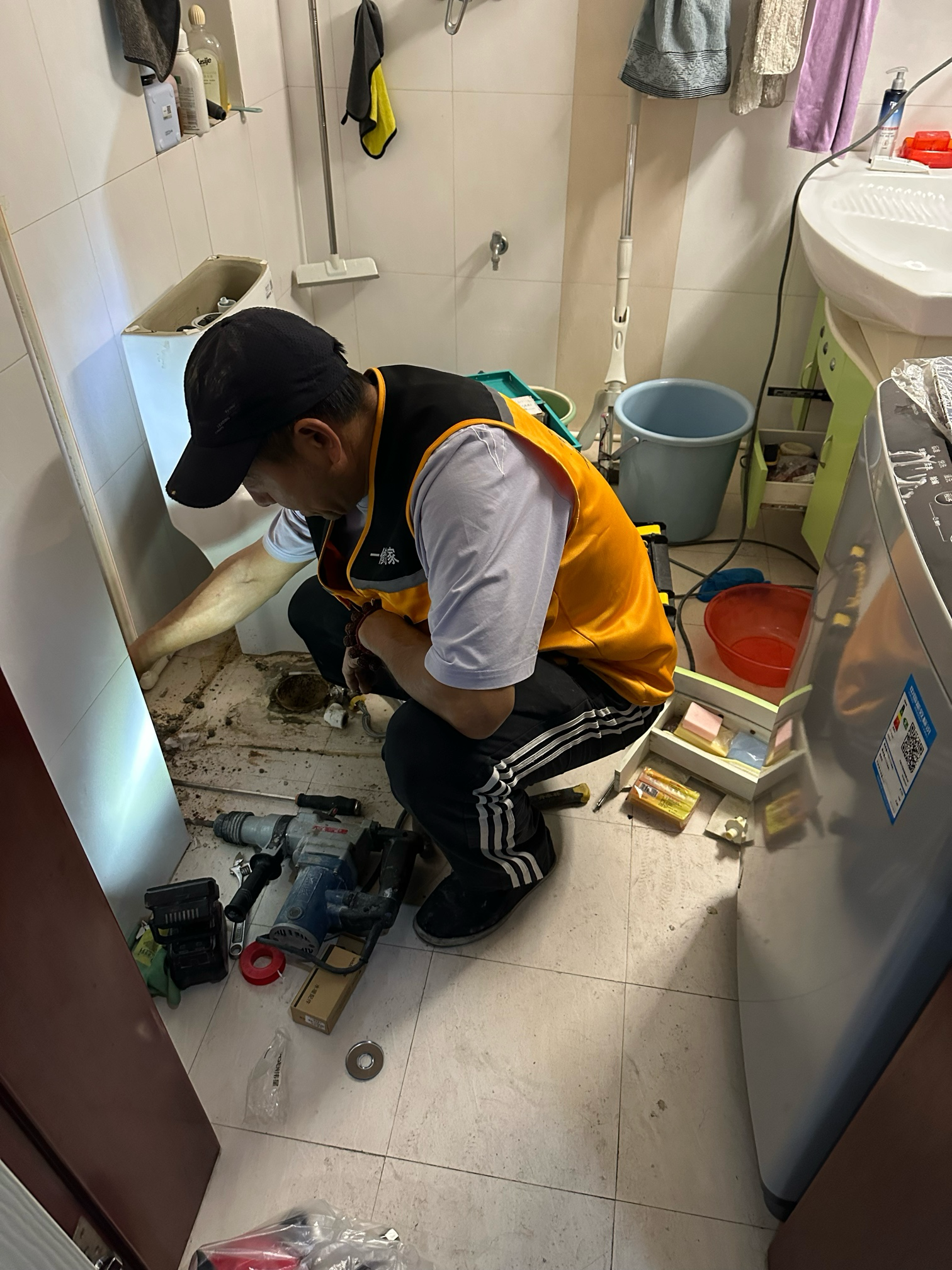 沈阳漏水检测维修 卫生间厨房漏水 房屋室内查漏水精准定位漏水点 沈阳 漏水检测精准定位 实拍图