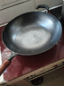 阎铁匠章丘炒锅铁锅 炒菜锅无涂层家用不易粘锅圆底轻便炒勺锻打已开锅 36cm黑锅镜面木把带耳7-9人D 36cm 圆底炒锅 实拍图