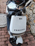永久电动摩托车2025新款72V黑金石墨烯长续航NFC智能两轮电摩电动车 白色/1800W/双碟刹 72V35A-全新黑金石墨烯-整车发货 实拍图