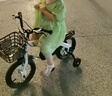 【京东物流】新款儿童自行车男女孩2-10岁脚踏车小孩单车带辅助轮 常规运动款 白色 12寸（80厘米-100厘米） 实拍图