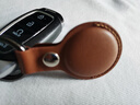 ESCASE 2021新款AirTag保护套苹果airtags仿真皮定位防丢追踪器耐脏防摔带挂钩钥匙保护壳ES-KPLE01鞍褐色 实拍图