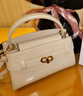 CHARLES&KEITH鳄鱼纹凯莉包手提斜挎婚包包女包生日礼物CK2-50270880-1 Ivory象牙色 S 实拍图