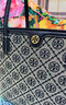 汤丽柏琦（Tory Burch）TB女包 T MONOGRAM 手提托特包水桶包单肩包斜挎酒桶包 152301 405 海军蓝 中号 实拍图