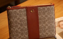 蔻驰（COACH）【礼物】奥莱女士女包经典标志老花条纹图案角拉链腕包卡包手拿包 IM/棕黄色/棕色 实拍图