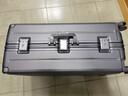 京东京造无界铝框28英寸行李箱男女 旅行箱密码箱大容量皮箱学生 石墨灰 实拍图