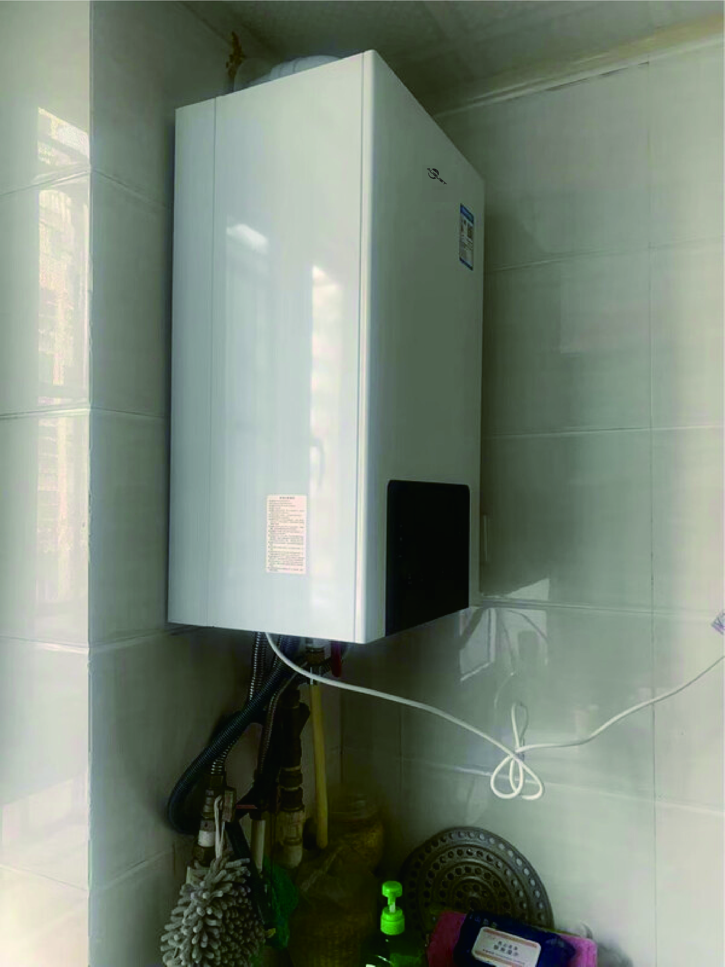 AUGUST燃气壁挂炉天然气采暖炉家用燃气热水器地暖暖气片采暖热水炉恒温平衡式供暖洗浴两用 24KW 121-180_ 实拍图