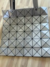 【新秀丽制造商】六格6*6托特包几何手提包休闲菱格单肩腋下女包 银色 实拍图