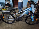 凤凰山地自行车男女变速山地车碟刹青少年儿童自行车学生单车 星际 蓝灰【单速+辐条轮】 22寸【适合130-170cm】 实拍图