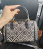 汤丽柏琦（Tory Burch）TB女包 T MONOGRAM 手提托特包水桶包单肩包斜挎酒桶包 82939 405 海军蓝 迷你 实拍图