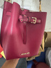 MICHAEL KORS迈克高仕 MK Emilia 小号皮质水桶包香槟包单肩斜挎 浆果红 506 NS 实拍图