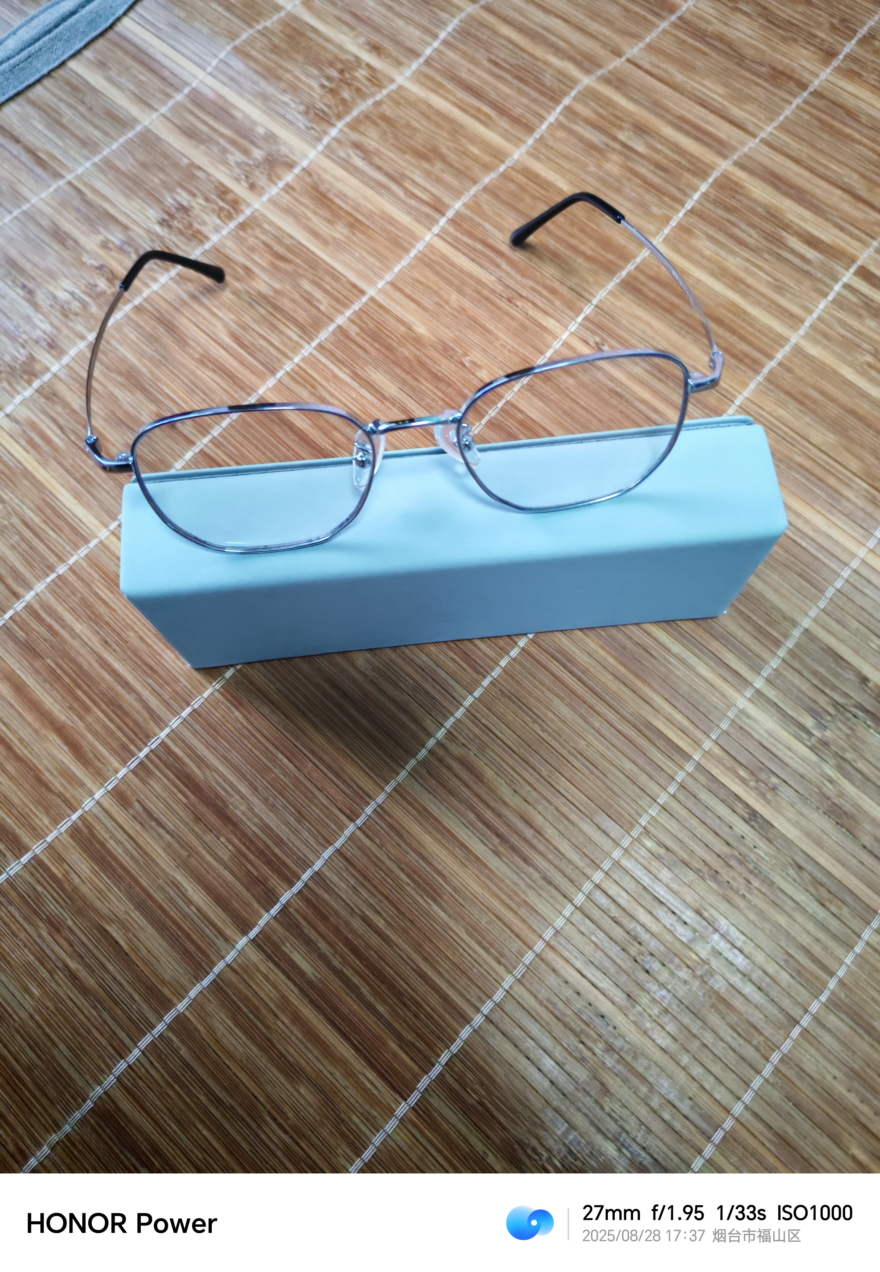 蔡司（ZEISS）镜片感光变色眼镜男可配近视护眼防强光眼睛片防蓝光纯钛眼镜框女 银色 配圣莎拉平光防蓝光变色(无度数) 实拍图