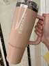 STANLEY保温杯水杯巨无霸吸管杯PRO保温保冷车载办公大容量男女学生杯子 【亮面杯身】桃杏粉- 887ml 实拍图