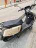 凤凰（Phoenix）2025新款电动摩托车M95电动车72V超长续航代步车男女士电瓶车前后碟刹两轮长跑王电摩高速踏板车 升级款大牛八代枪灰色【护杠+尾箱】 60V24A载能铅酸-续航约75公里 实拍图