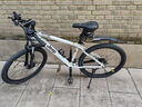 Jeep吉普山地车自行车学生成人减震碟刹通勤变速越野青少年巡航者C800 巡航者-辐条轮-钢琴白 26寸(建议身高155-180cm) 30速旗舰版(铝合金) 实拍图