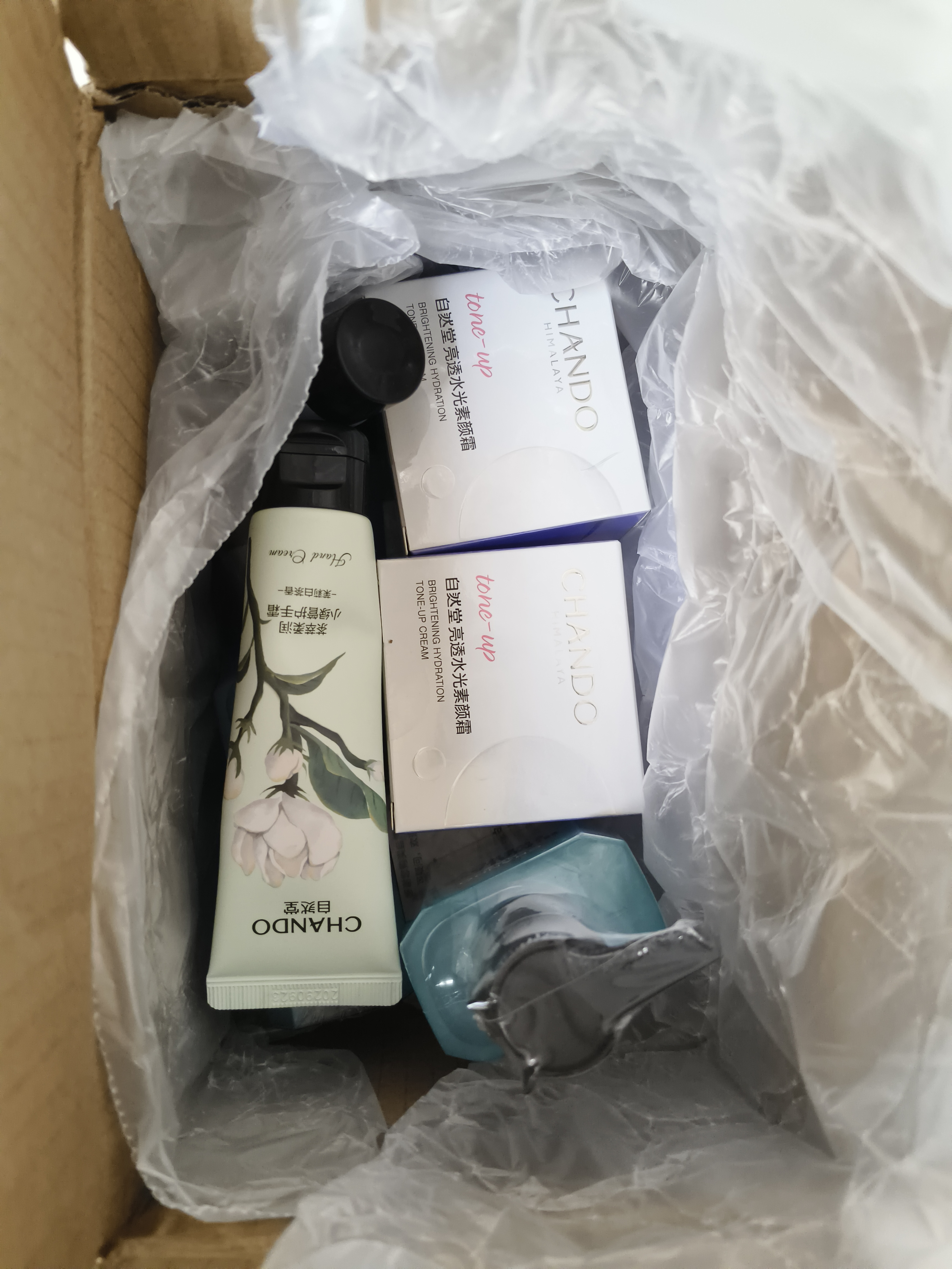 自然堂（CHANDO）茶萃小绿管护手霜 滋润保湿补水防干裂手霜手部护理生日礼物 （新版）护手霜（茉莉白茶香） 50g 实拍图
