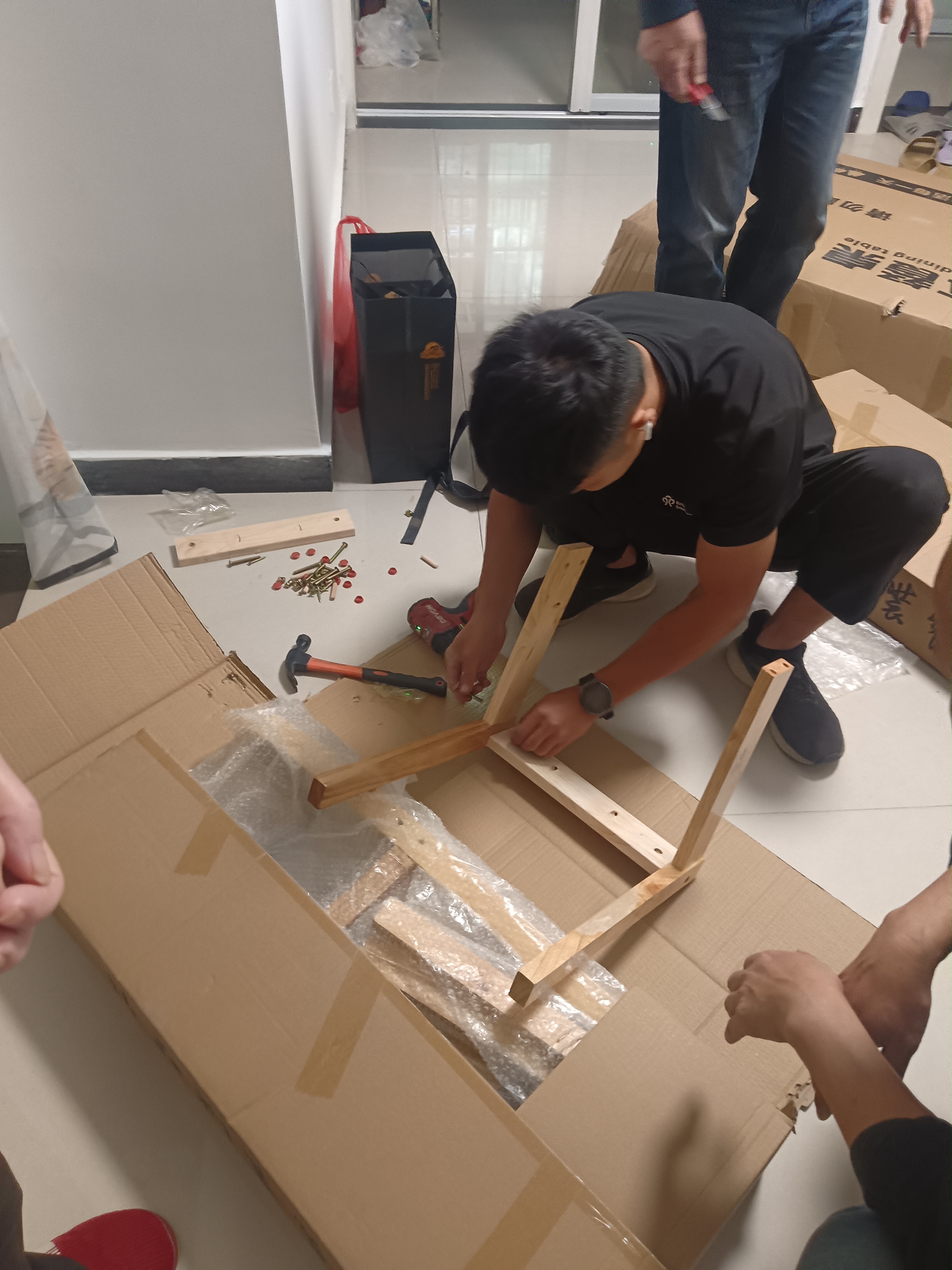 晨巢 餐桌 实木餐桌 可伸缩折叠圆桌餐桌家用现代中式饭桌餐厅家具 1.38米原木色 一桌四椅 实拍图