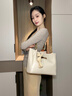 viney新款包包女包牛皮托特包大容量手提包生日礼物送女友老婆 【米白】高级感实用品牌通勤单肩包 实拍图