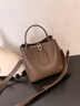 viney牛皮包包女包新款水桶包大容量斜挎包生日圣诞礼物送女生女友 【咖啡色】圣诞节礼物送老婆高级感实用洋气单肩包 品牌轻奢时尚通勤手提包 实拍图