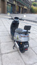 五羊【官方正品】2025款电动摩托车NFC解锁大功率电动车俩轮代步电摩男女时尚电动踏板车 星球灰/速度50M/前碟后鼓/靠背板 72V22A/全新石墨烯电池/木架发货 实拍图