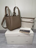 Songmont中号菜篮子系列女设计师款头层牛皮大容量通勤手提包 奶杏色 帆布内胆 预售22天 实拍图