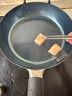 章丘铁锅手工小平底辅食锅煎锅烤肉锅煎蛋锅无涂层物理不粘锅炒锅平底锅 烤蓝铁把加锅耳 28cm 实拍图
