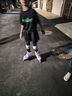 斯威（SWAY）溜冰鞋儿童男女童中小学专业轮滑鞋平花休闲滑冰旱冰鞋成人直排轮 【锁轮款】紫+一体支架+头盔护具 L (适合12岁-成人)日常鞋码36-41 实拍图