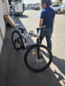 凤凰（Phoenix）折叠山地自行车男女成人学生青少年单车双减震碟刹轻便变速折叠车 黑白辐条轮/显档变速/三套全轴承 24速高配-26寸（身高160-185CM） 实拍图