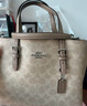 蔻驰（COACH）新款奥莱女士经典标志MOLLIE 25号托特包单肩斜挎包 SV/沙黄色/灰褐色 实拍图