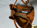 裘真008水桶包女斜挎通勤大容量真皮复古小众植鞣牛皮包包 焦糖色-小号 暂不预售 实拍图