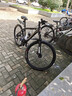 飞鸽（FLYING PIGEON）山地自行车成人男女变速山地车青少年中小学生车越野户外骑行单车 【铝合金】G8002代-辐条轮-黑色 26寸轮组（适合160-180cm） 21速入门版 实拍图