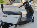 永久电动摩托车2025新款72V黑金石墨烯长续航NFC智能两轮电摩电动车 白色/1200W/前碟后鼓 60V23A-全新黑金石墨烯-整车发货 实拍图