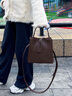 viney牛皮包包女包新款水桶包大容量斜挎包生日圣诞礼物送女生女友 【咖啡色】圣诞节礼物送老婆高级感实用洋气单肩包 品牌轻奢时尚通勤手提包 实拍图