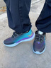安踏儿童运动鞋男女大童跑步鞋25年秋冬季旋钮扣加厚密网犟弹驭风跑鞋 【防风加密网男】黑/蓝/银5567-3 40 鞋内长25cm 实拍图