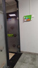 鸣固 安全出口指示牌贴纸 应急消防标识牌 墙贴安全出口向右13.5*36cm 实拍图