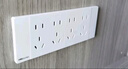 NVC雷士电工 开关插座 四位五孔插座 118型暗装20孔插座  象牙白 实拍图