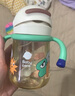babycare小企鹅学饮杯 儿童吸管式水杯 儿童防漏防摔带手柄喝奶瓶含重力球 吸嘴杯-卡塔白-把手绿-330mL 实拍图