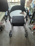 康倍星助行器老人助力行走器老年人手推辅助可推可坐带购物篮助行器FRQ [银红标准款]铝合金内走线+带脚踏/篮+功能五合一 实拍图