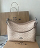 蔻驰（COACH）【品牌直供】女士LAUREL中号经典标志单肩斜挎包象牙白色CBH87 实拍图