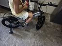 凤凰（Phoenix）儿童自行车男孩女孩脚踏车自行车3-12岁童车单车双碟刹带辅助轮 极氪一体轮+银色+辅助轮（后座款） 18寸(适合120-140cm) 实拍图