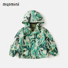 MQD童装男童中长款印花连帽风衣23字母时尚防水反光口袋上衣 绿花版 140 (L) 实拍图